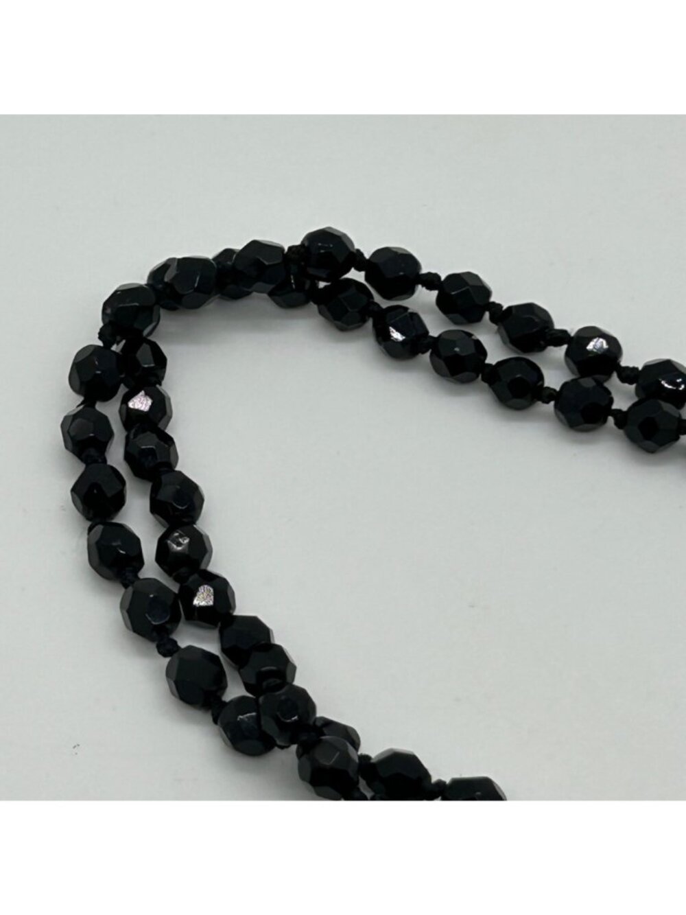 Vintage Glass Beaded Necklace Black Handknotted With Gold-Tone Oval Clasp 1950 - - Picture 12 of 13